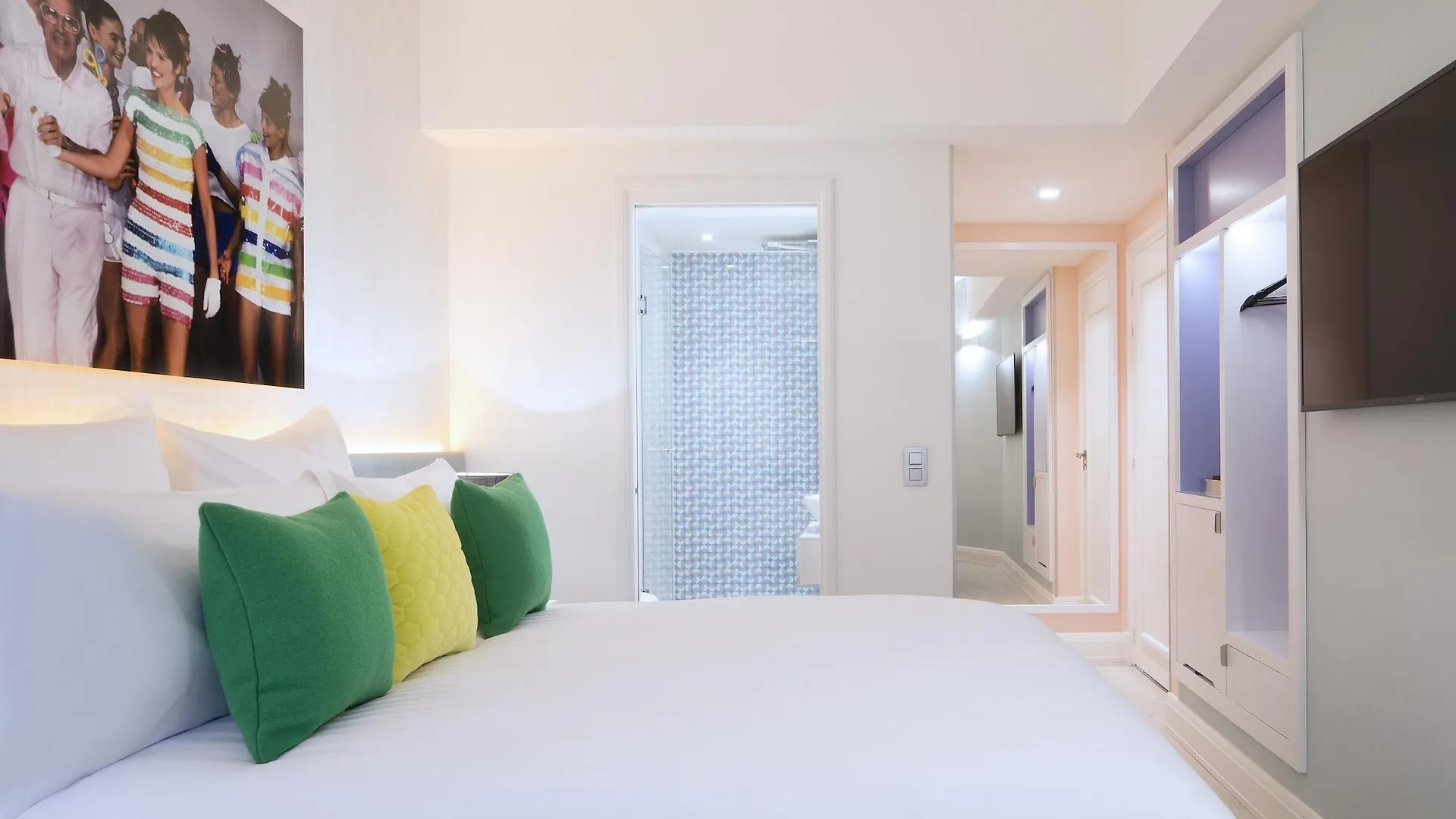 Hotel Dress Code Paris