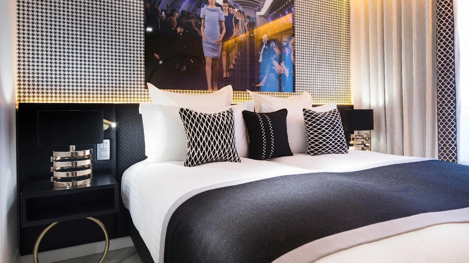 Dress Code Hotel